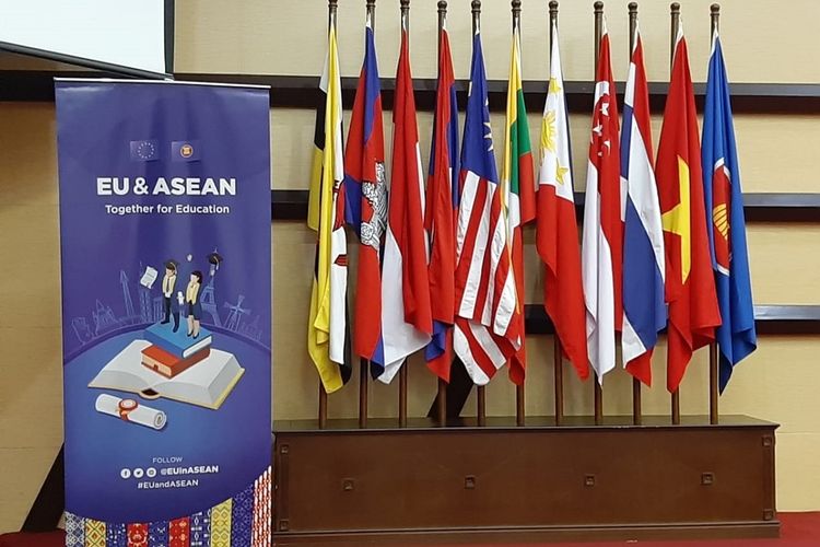 Detail Sebutkan Tiga Contoh Bentuk Bentuk Kerjasama Asean Nomer 17