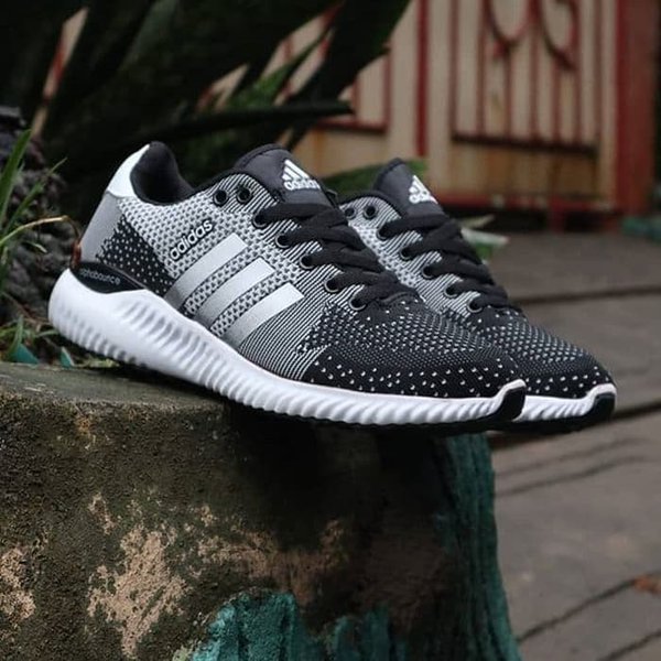 Detail Sepatu Gaya Adidas Nomer 13