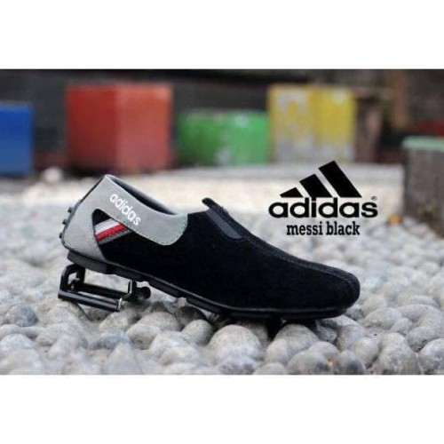 Detail Sepatu Gaya Adidas Nomer 3