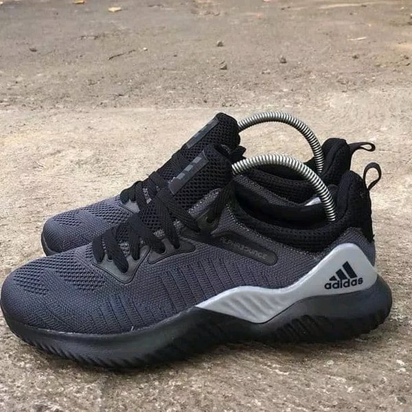 Detail Sepatu Gaya Adidas Nomer 5