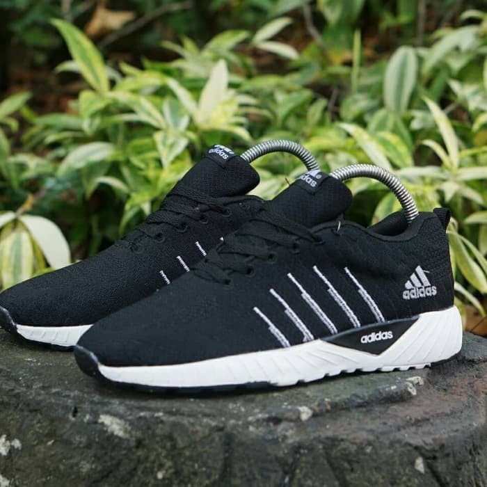 Detail Sepatu Gaya Adidas Nomer 41