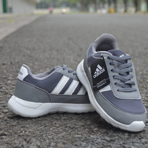 Detail Sepatu Gaya Adidas Nomer 44