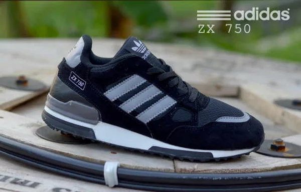 Detail Sepatu Gaya Adidas Nomer 46