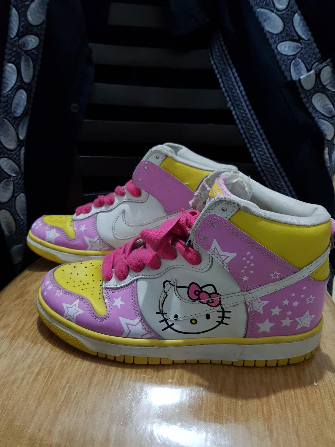 Detail Sepatu Nike Hello Kitty Nomer 37