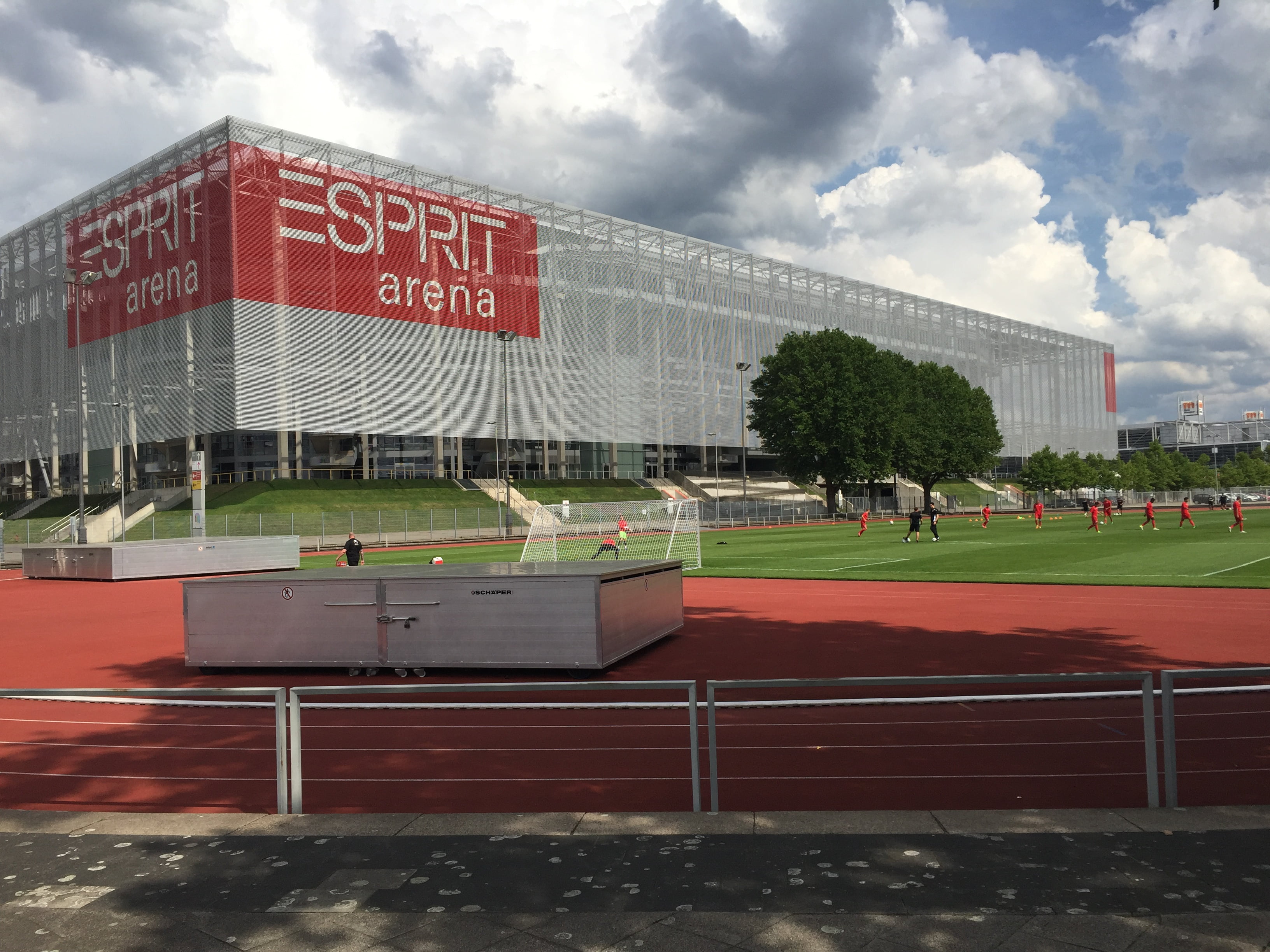 Detail Stadion Fortuna Da Sseldorf Nomer 40