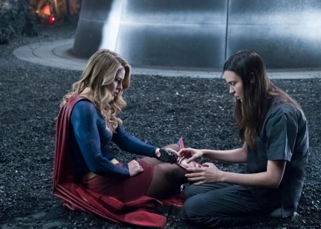 Detail Supergirl Season 3 Nomer 22