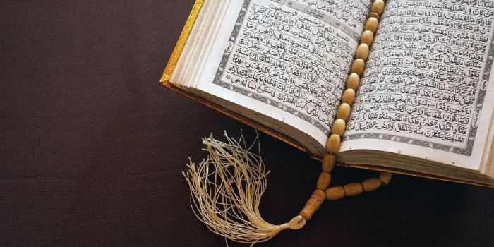 Detail Surat Al Waqiah Bahasa Indonesia Nomer 34