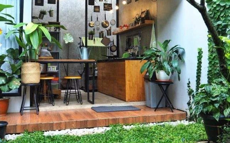 Detail Taman Dalam Rumah Dekat Dapur Nomer 12