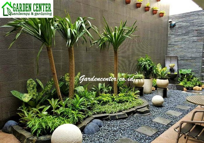 Detail Taman Kering Depan Rumah Nomer 15