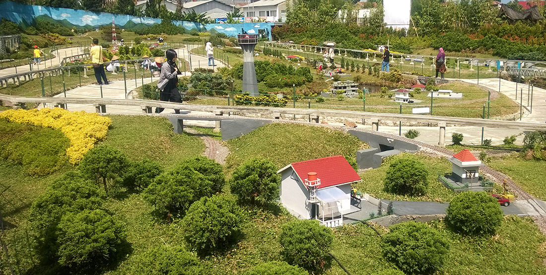 Detail Taman Miniatur Kereta Api Nomer 23