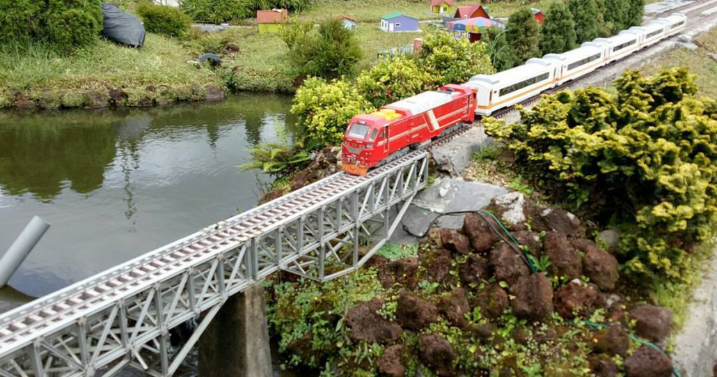 Detail Taman Miniatur Kereta Api Nomer 30