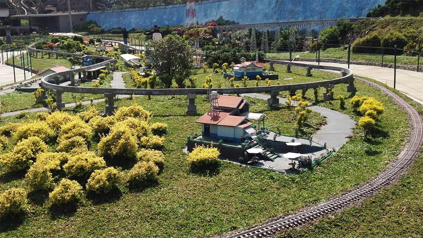 Detail Taman Miniatur Kereta Api Nomer 38