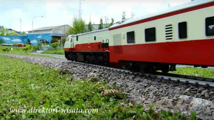 Detail Taman Miniatur Kereta Api Nomer 43