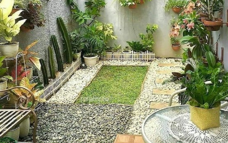 Detail Taman Pojok Depan Rumah Nomer 16