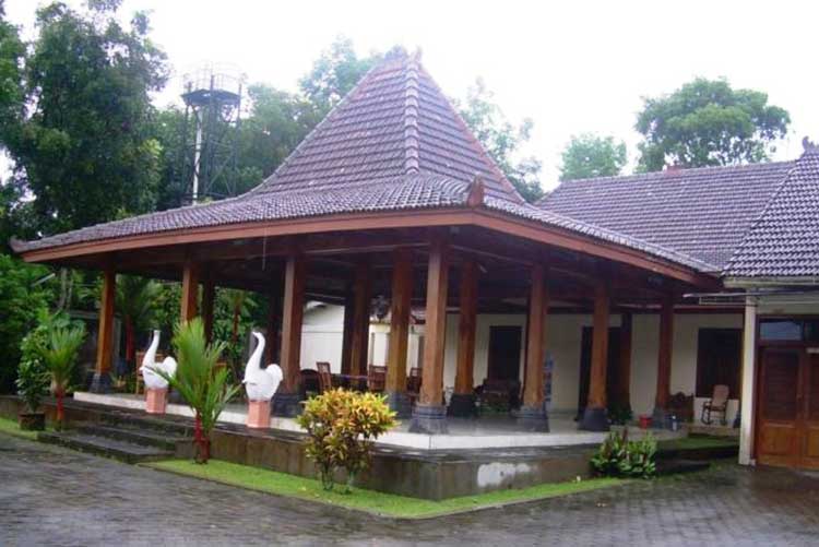 Detail Taman Rumah Joglo Nomer 21