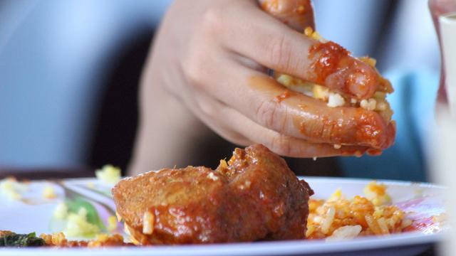 Detail Tangan Untuk Makan Nomer 7