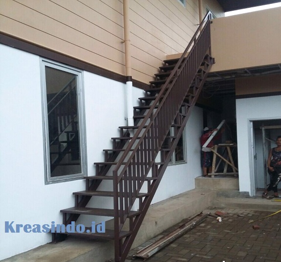 Detail Tangga Rumah Sederhana Minimalis Nomer 41