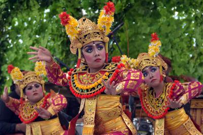 Detail Tarian Adat Bali Nomer 3