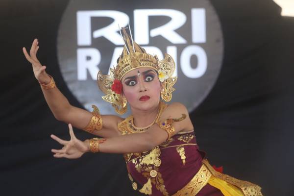 Detail Tarian Tradisional Kamboja Nomer 26