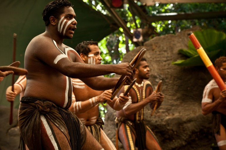 Detail Tarian Tradisional Suku Aborigin Adalah Nomer 31