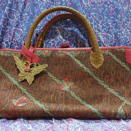 Detail Tas Batik Chic Nomer 24