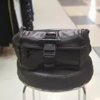 Detail Tas Givenchy Pria Nomer 26