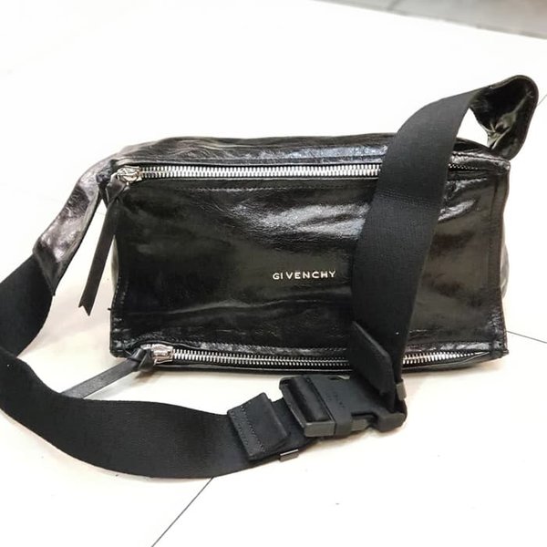 Detail Tas Givenchy Pria Nomer 30