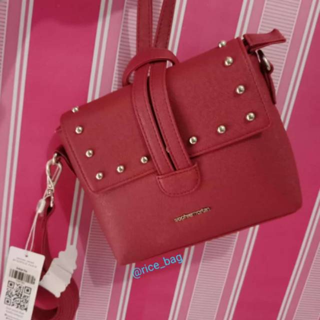 Detail Tas Merah Maroon Nomer 36