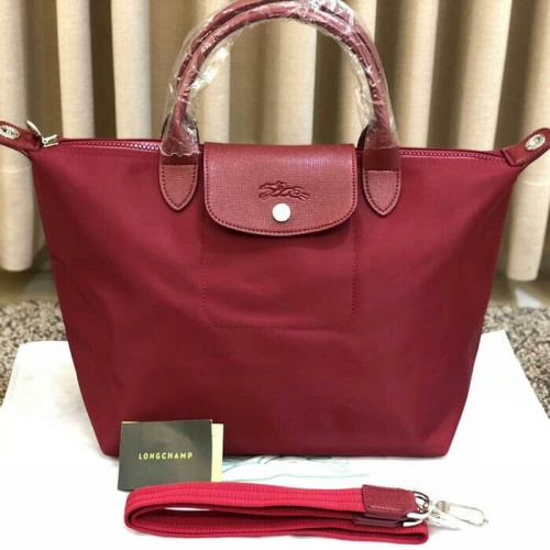 Detail Tas Merah Maroon Nomer 10