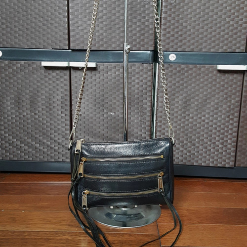 Detail Tas Rebecca Minkoff Nomer 34