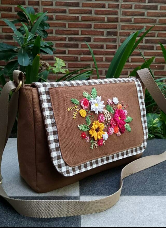 Detail Tas Sulam Benang Nomer 31