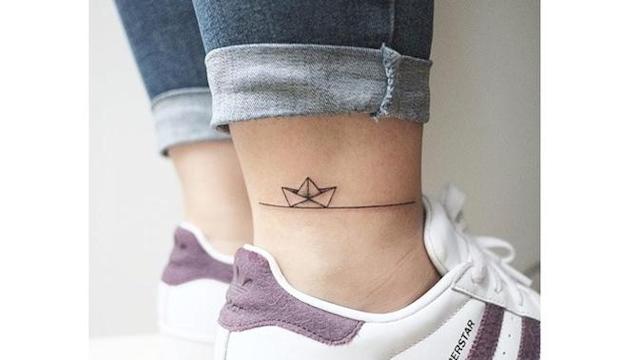 Detail Tato Di Kaki Simple Nomer 31