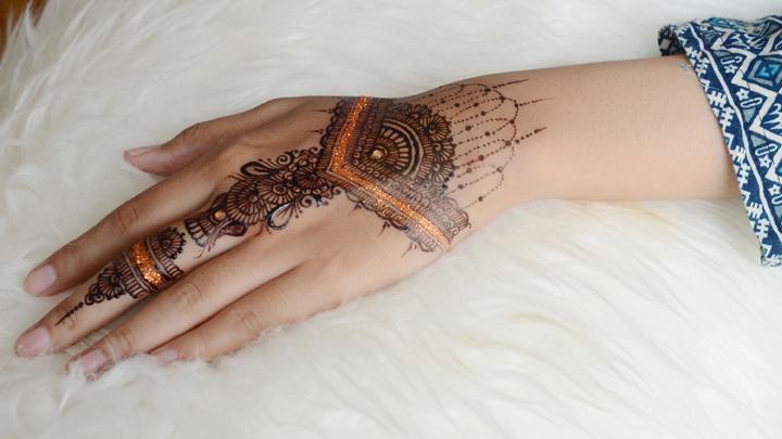 Detail Tato Henna Di Tangan Nomer 26