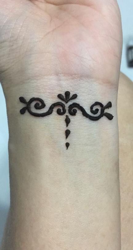 Detail Tato Henna Tangan Simple Nomer 13