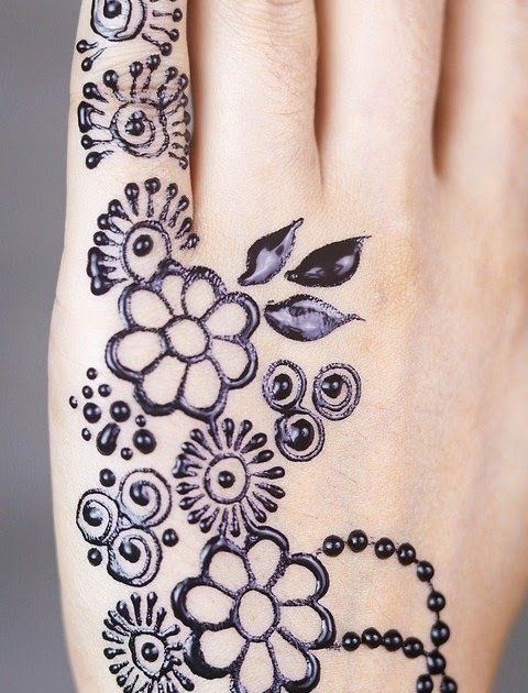 Detail Tato Henna Tangan Simple Nomer 16