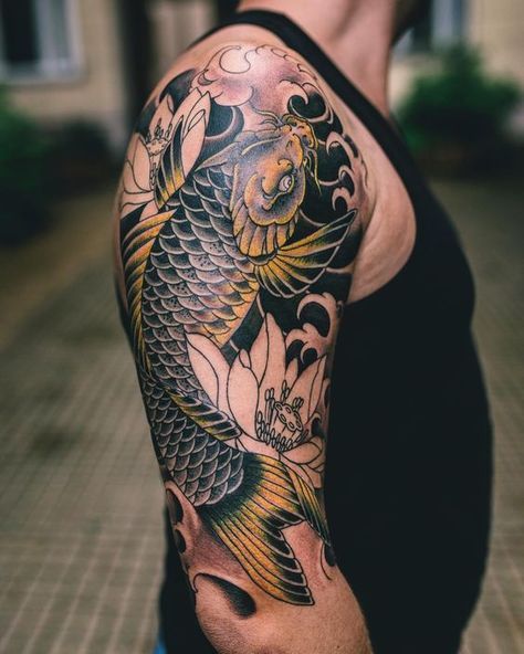 Tato Ikan Koi Di Tangan - KibrisPDR