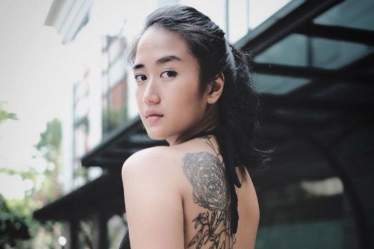 Detail Tato Keren Di Tubuh Wanita Cantik Nomer 23