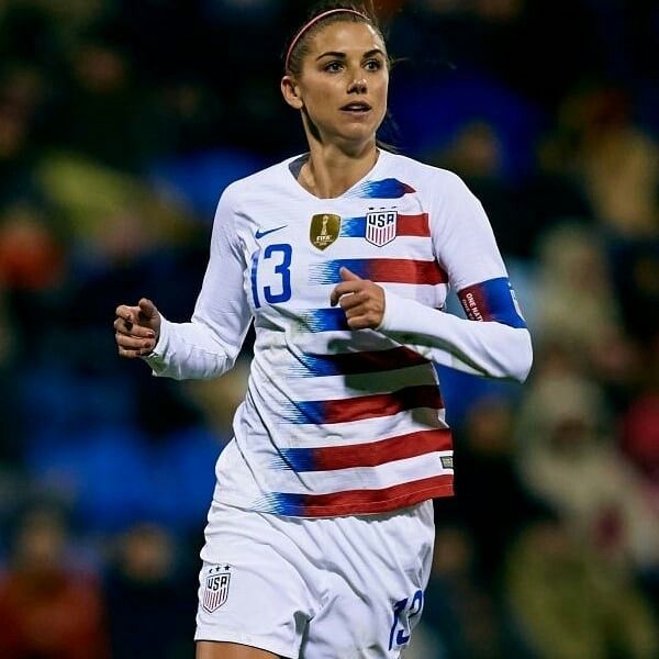 Detail Team Sepak Bola Alex Morgan Dengan Gambar Nomer 7