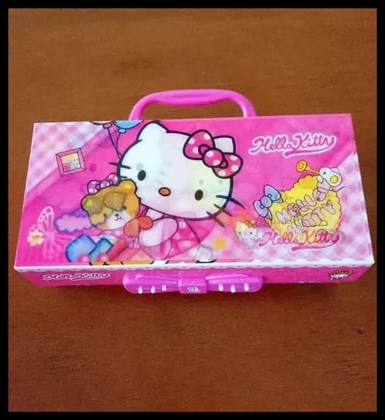 Detail Tempat Pensil Hello Kitty Nomer 13