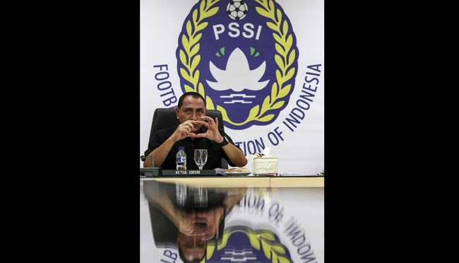 Detail Download Logo Pssi Foot B Nomer 7