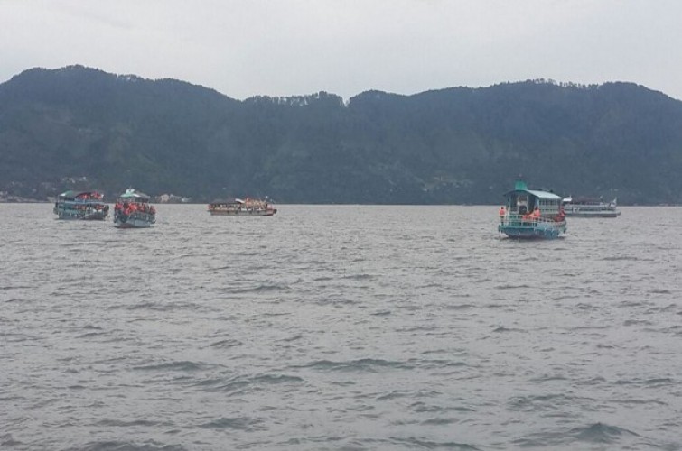 Detail Tenggelam Kapal Di Danau Toba Nomer 37