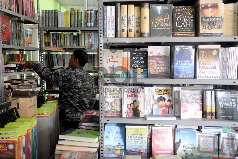 Detail Toko Buku Gresik Nomer 8