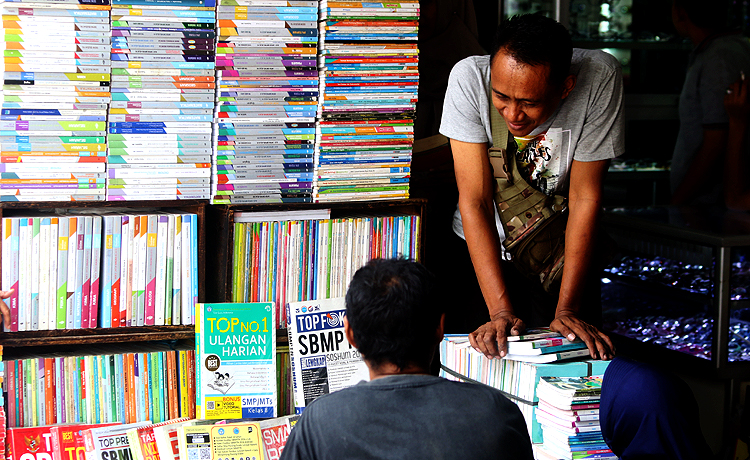 Detail Toko Buku Jatinegara Nomer 4