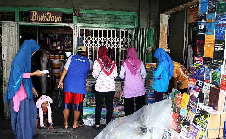 Detail Toko Buku Jatinegara Nomer 7
