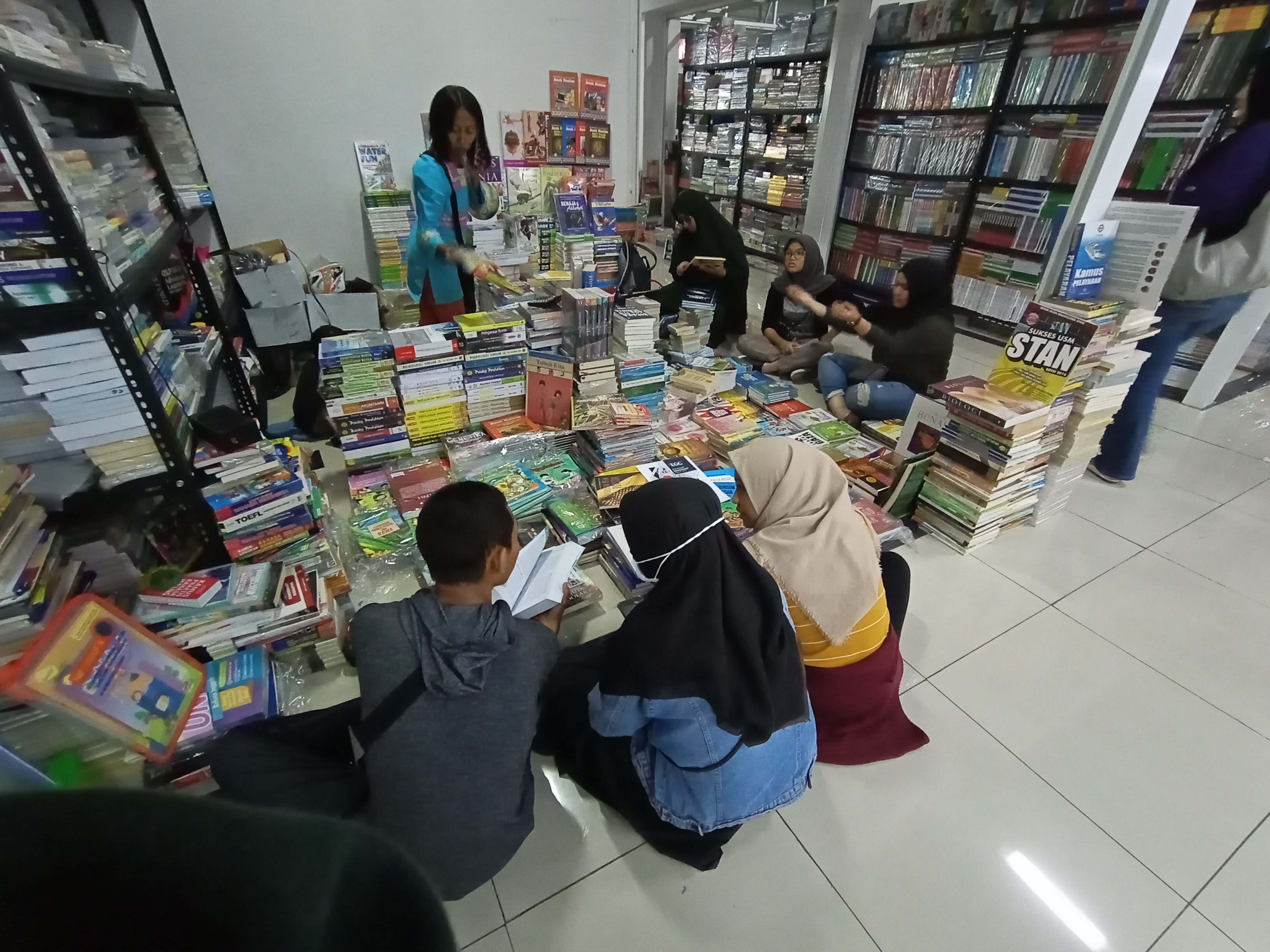 Detail Toko Buku Murah Di Jakarta Pusat Nomer 43