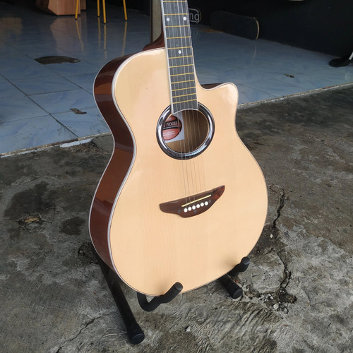 Detail Toko Gitar Akustik Nomer 13