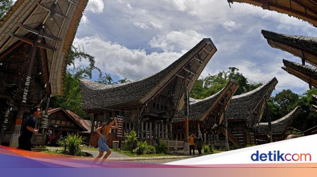 Detail Tongkonan Adalah Rumah Adat Dari Nomer 8