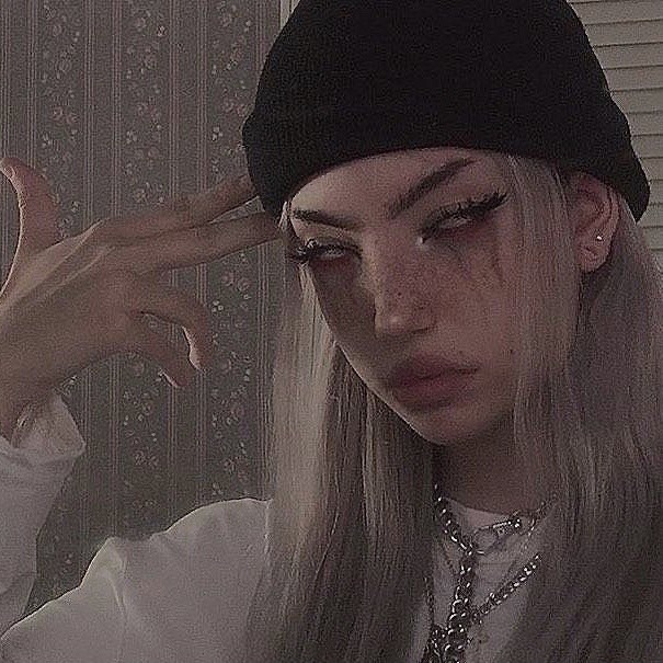 Detail Tumblr Girl Sad Nomer 31