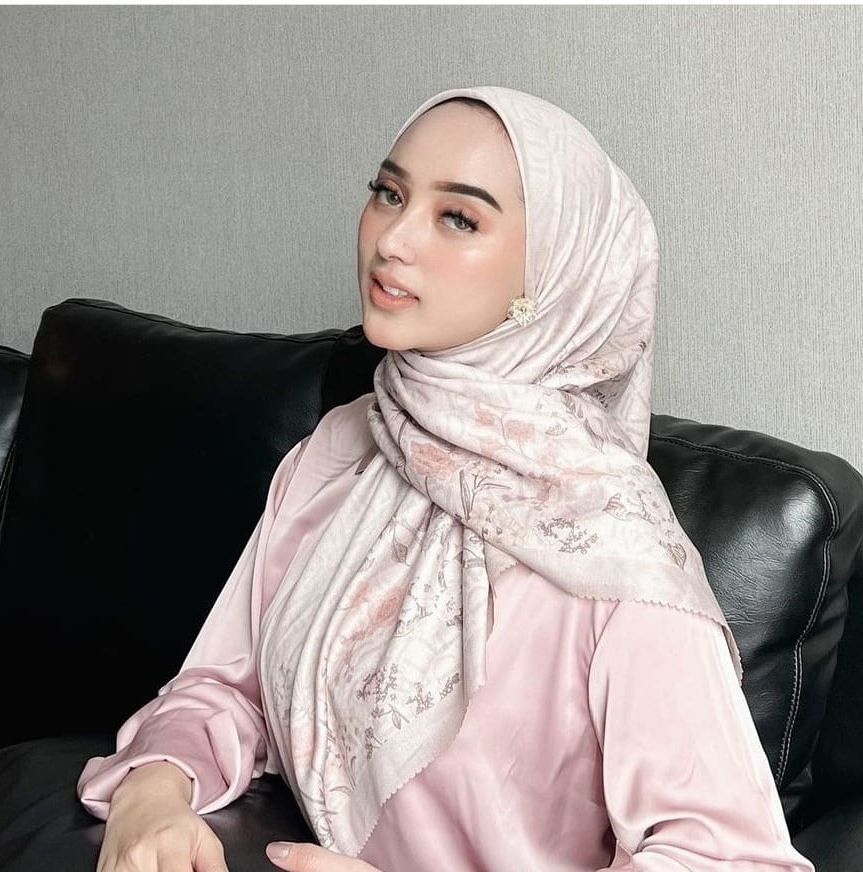 Detail Tutorial Hijab Buat Lebaran Nomer 38