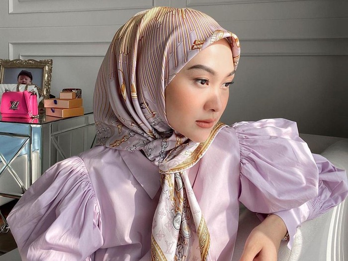 Detail Tutorial Hijab Buat Lebaran Nomer 43